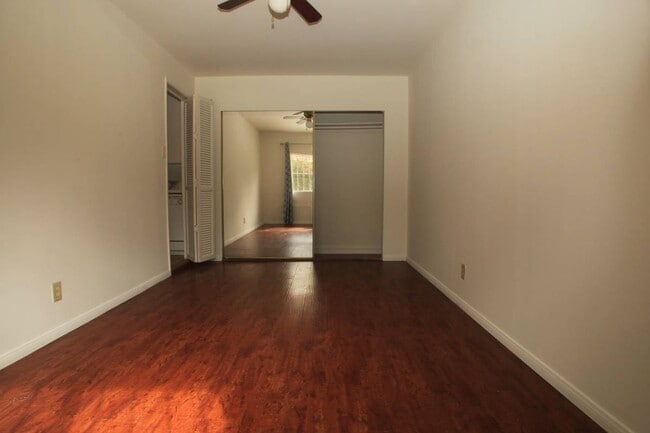 Foto del edificio - 1236 N Gardner St