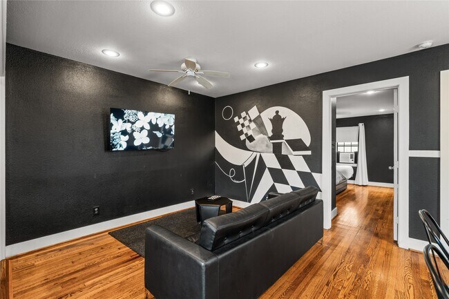 Foto del edificio - 3312 Greenbriar Dr