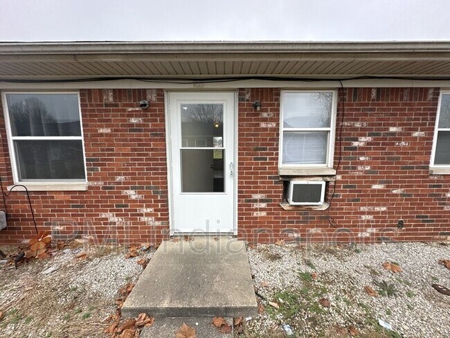Building Photo - 122 W William Dr