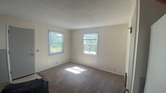 Foto del edificio - 769-773 NE Jackson St