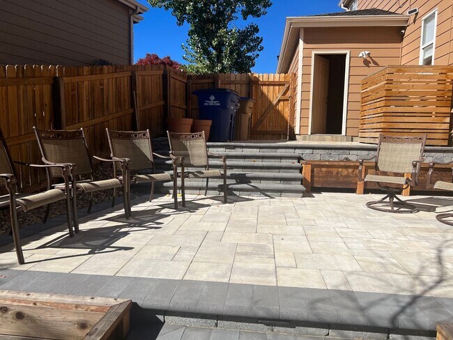 Building Photo - Beautiful 6 Bedroom Home in Superior