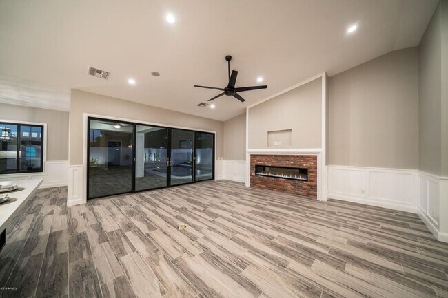 Building Photo - 4414 E Monterosa St