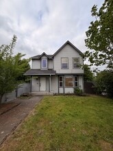 Building Photo - 1405 E 38th St