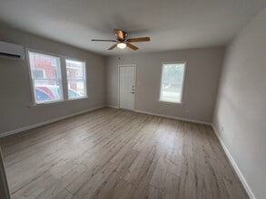 Building Photo - 1006 Studewood St