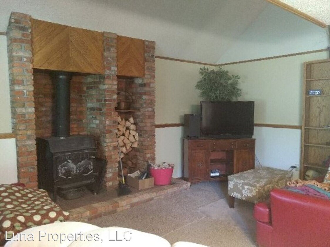 Primary Photo - 1813B-1811 S Rouse Ave