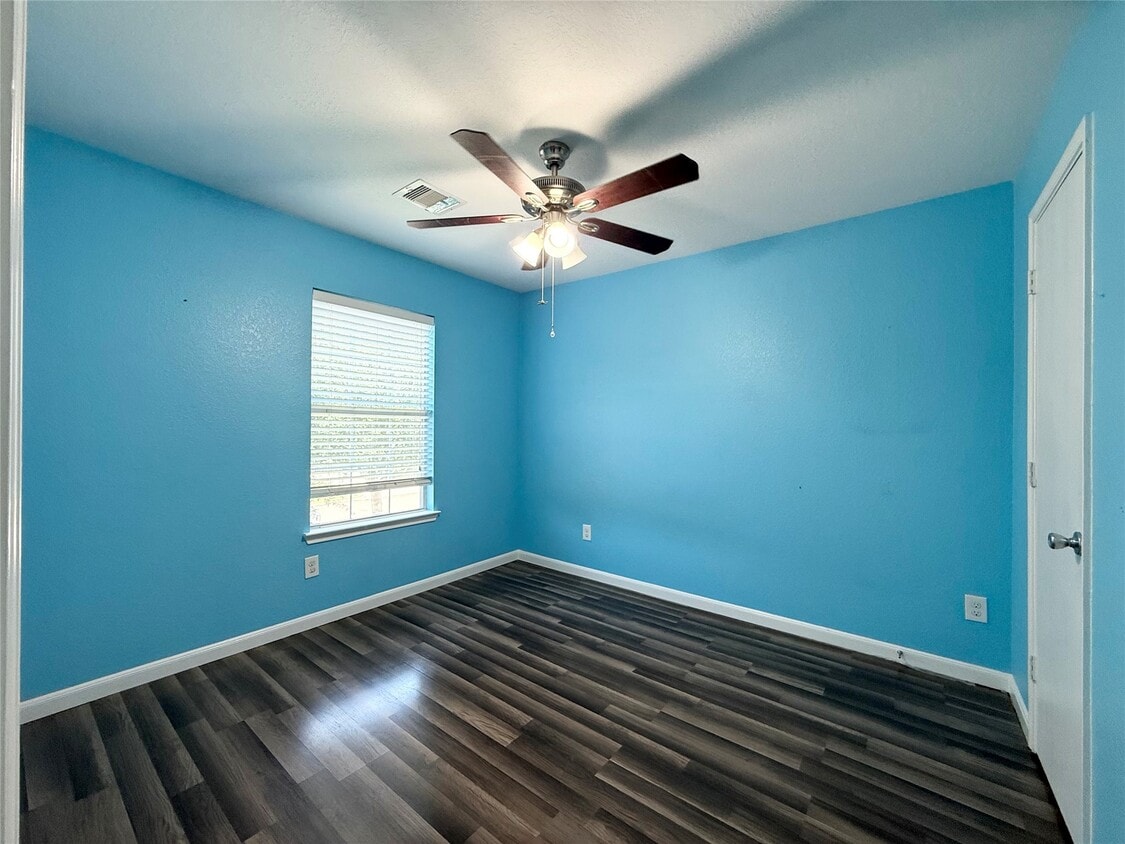 Building Photo - 910 Staffordale Manor Ln