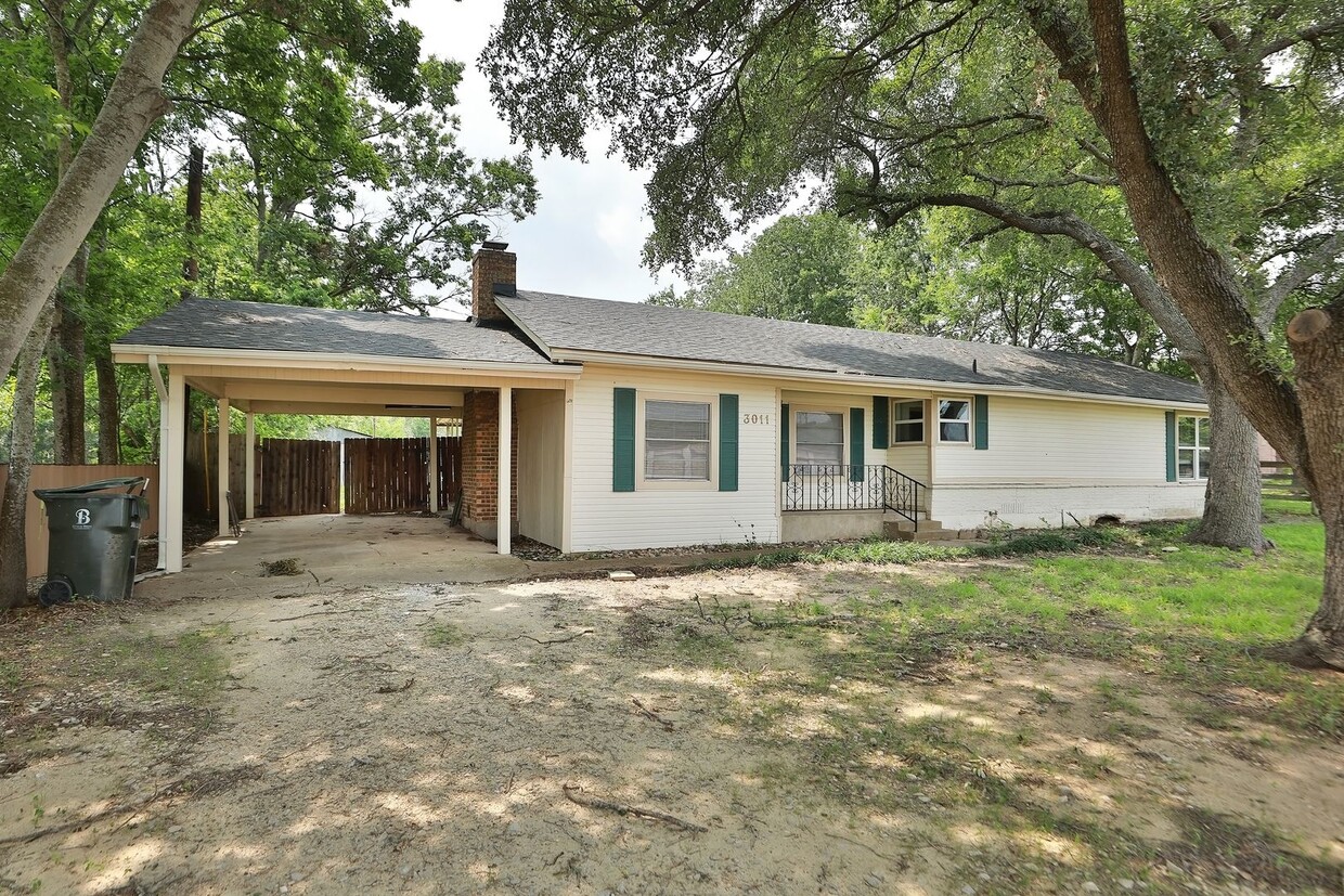 Primary Photo - REMODELED Bryan Home AVAILABLE IMMEDIATELY...