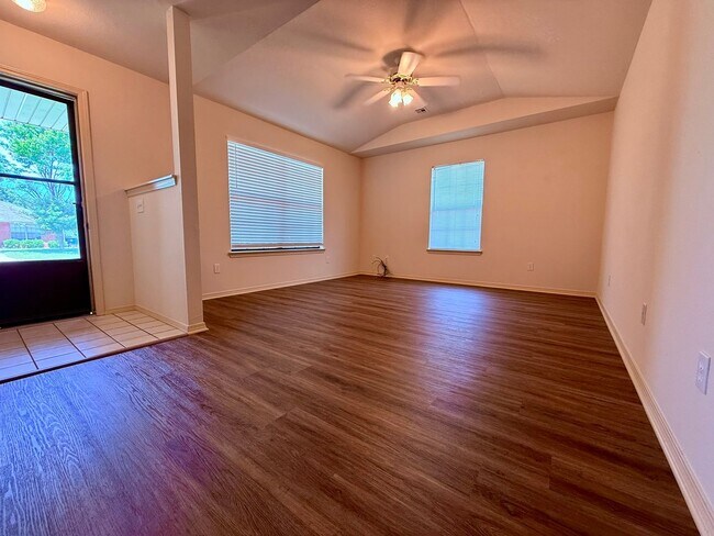 Building Photo - ***6 B Holly Drive***