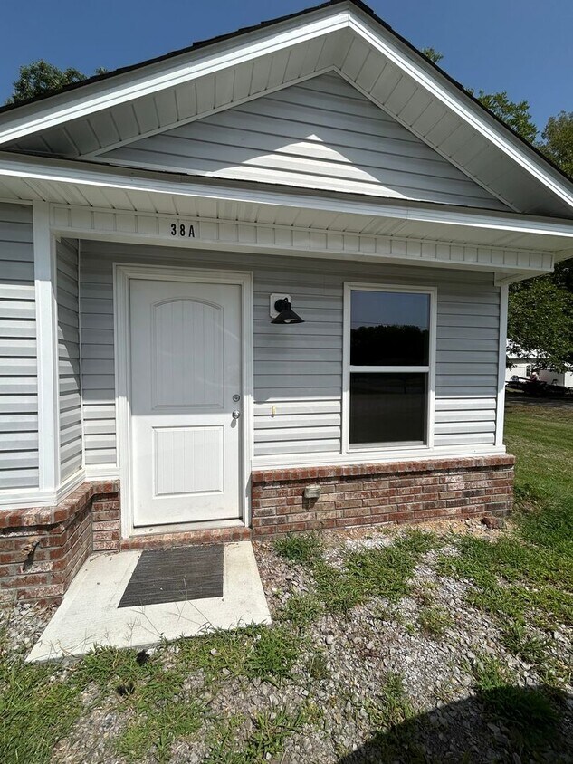 Primary Photo - 38 W 2nd Duplex