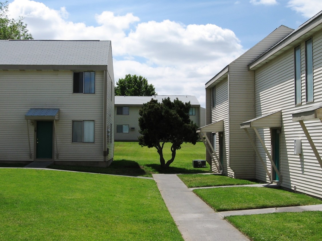 Foto principal - Hillcrest Apartments
