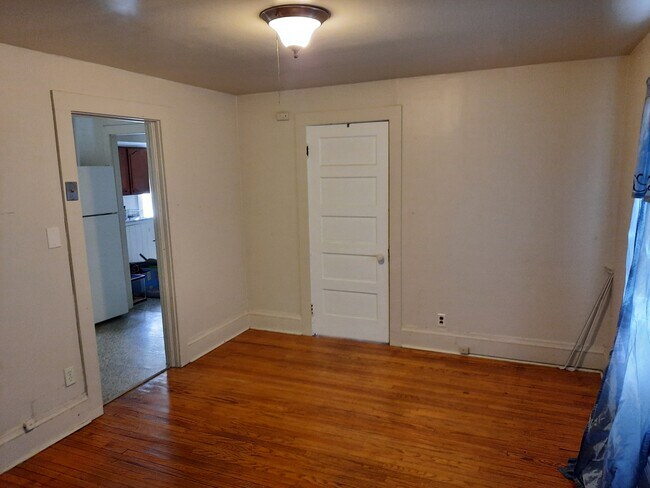 Building Photo - 217 N James St