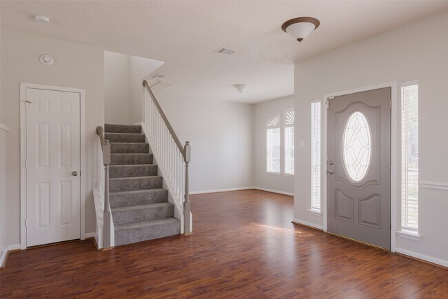 Foto del edificio - 16530 Cypress Bridge Dr
