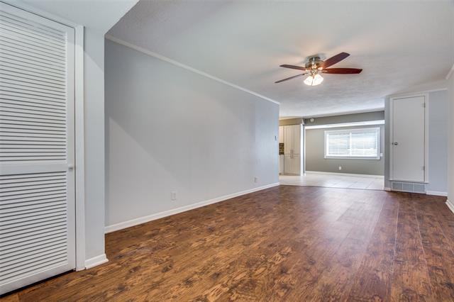 Foto del edificio - 1212 Farnham Ct E