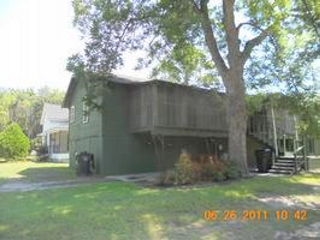Primary Photo - 1106 1/2 Roosevelt St