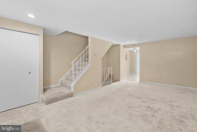Building Photo - 20559 Strath Haven Dr