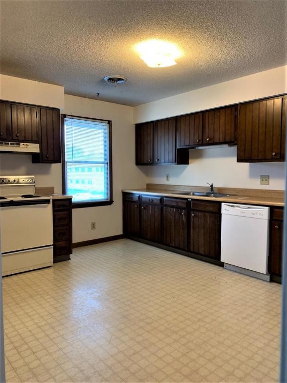 Building Photo - 591 East 43rd 1/2 Drive #4