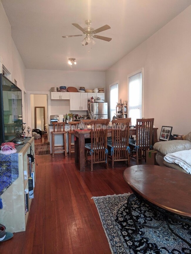 Foto del edificio - 142 Webster Ave