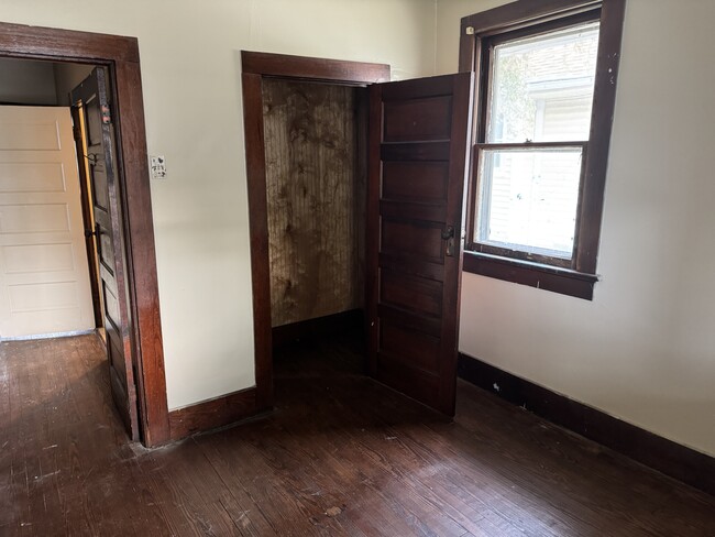Building Photo - 2019 Short St