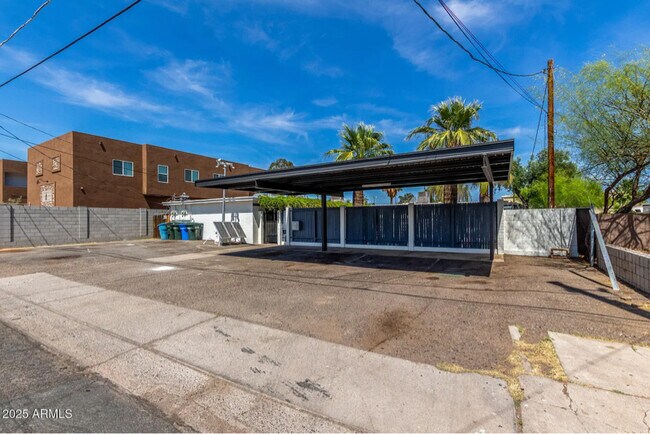 Foto del edificio - 4235 N 13th Pl