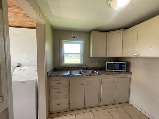 Building Photo - EFFICIANCY UNIT NEAR HSU, HENDRICK NORTH, AND ACU