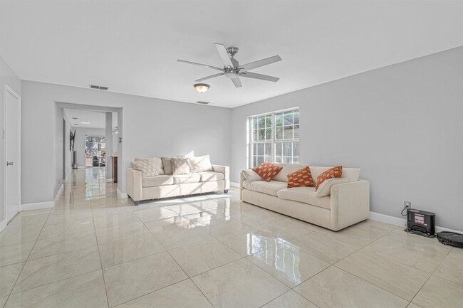 Foto del edificio - 1629 Sweden Ln