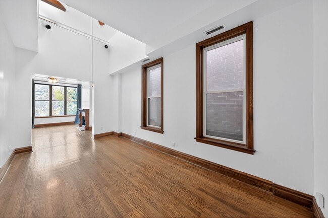 Building Photo - 2034 N Halsted St