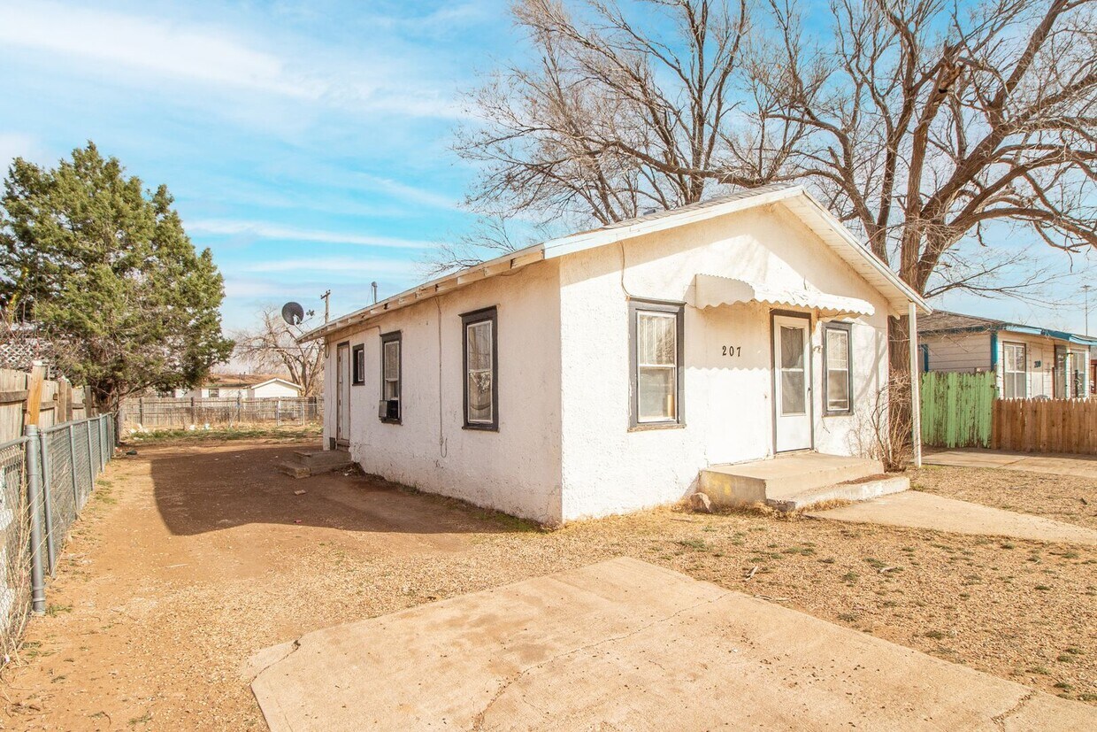 207 Temple Ave Unit A, Lubbock, TX 79415 Room for Rent in Lubbock, TX