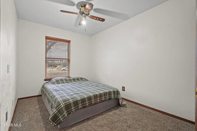 Building Photo - 5660 Longview Dr