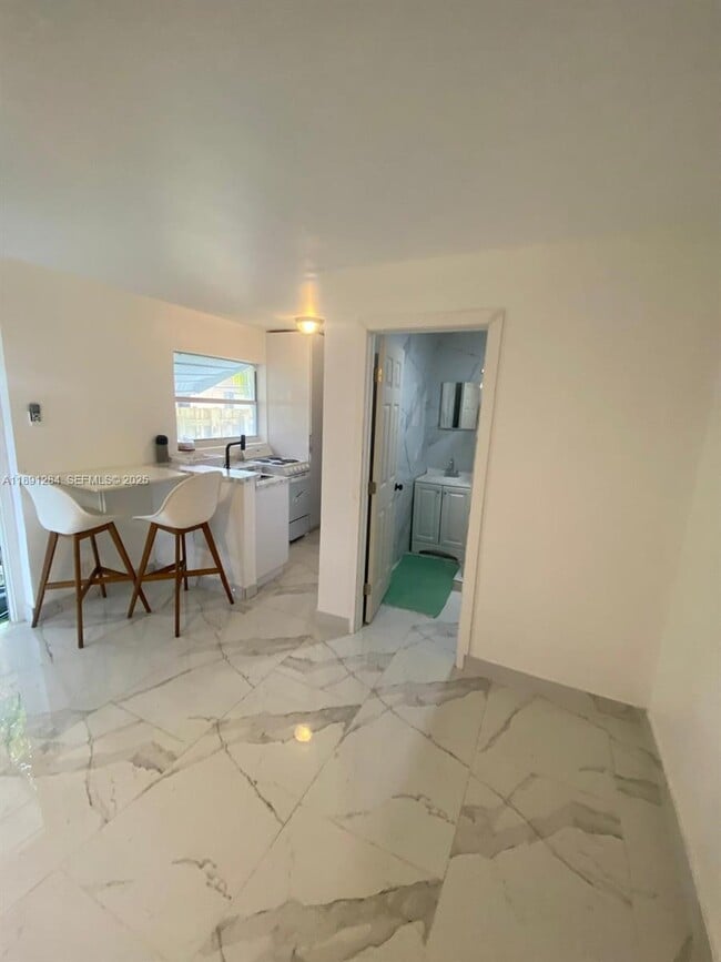 Building Photo - 2631 Fillmore St