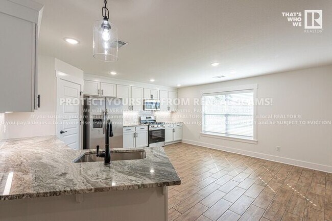 Foto del edificio - 51 W Pitts St