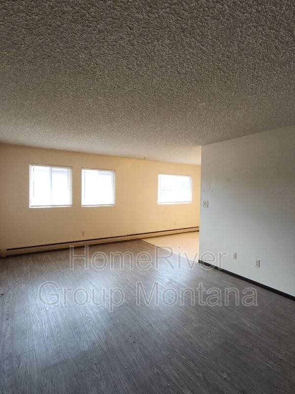 Building Photo - 913 Pattee Creek Dr