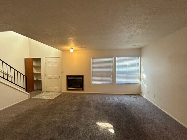 Foto del edificio - DL Sargent Home