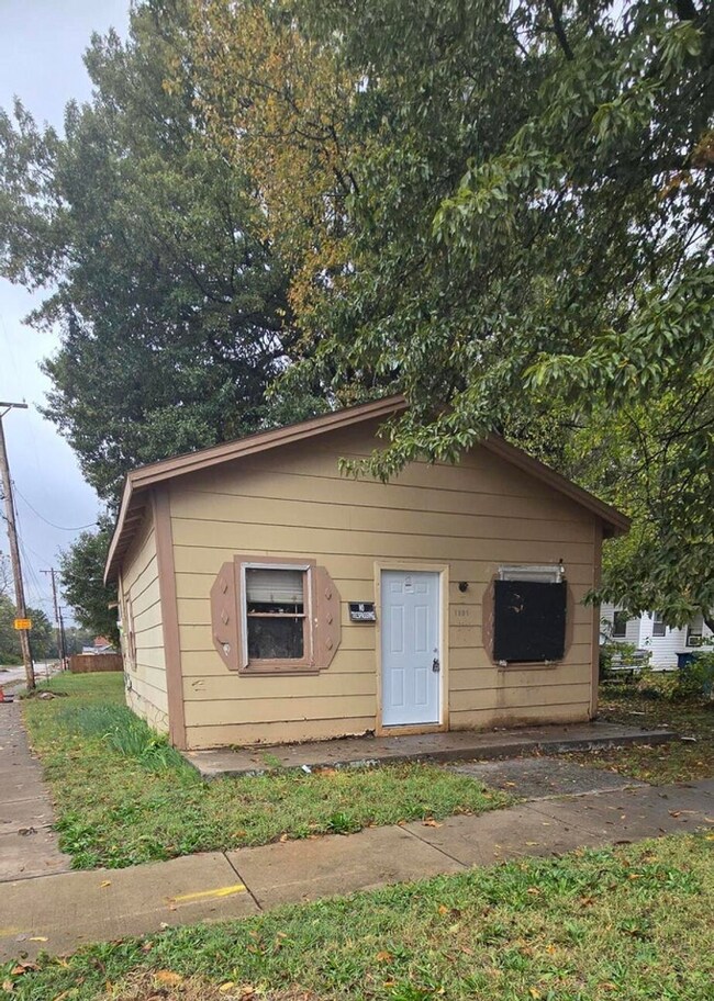Foto del edificio - Cute 2 bedroom home near downtown