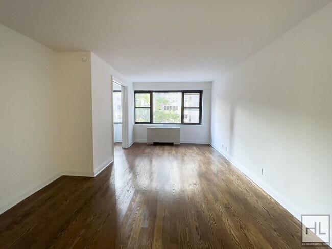 Foto del edificio - EAST 56 STREET