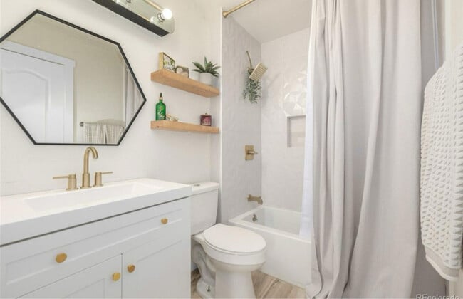 Foto del edificio - 16397 E Wyoming Dr