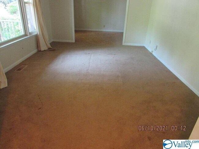 Foto del edificio - 11410 Woodcrest Dr SE