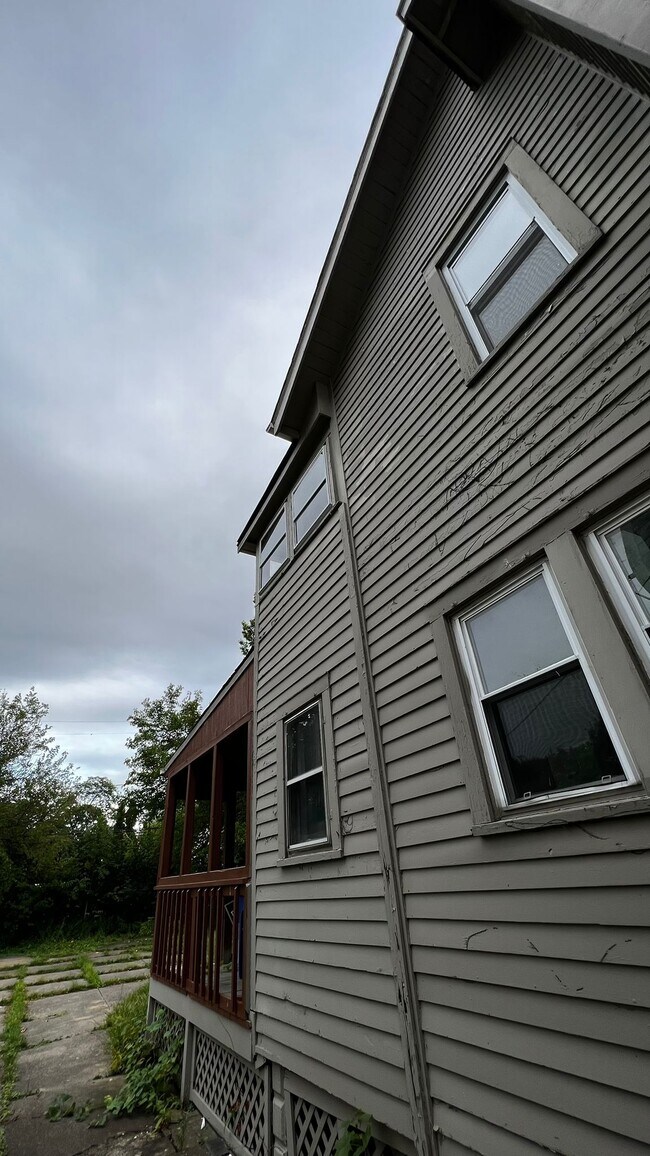 Building Photo - 4315 E 119th St