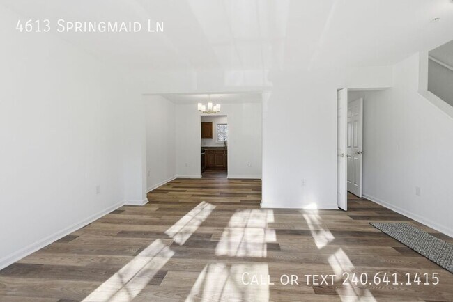 Foto del edificio - 4613 Springmaid Ln