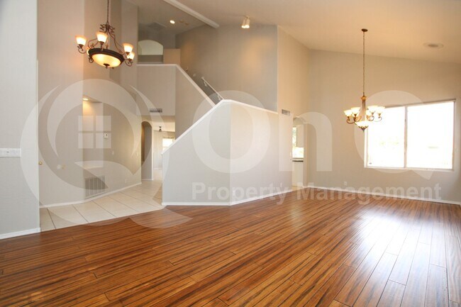 Foto del edificio - 6092 W Linda Ln