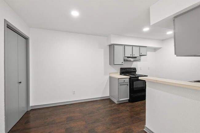 Building Photo - 12955 Woodforest Blvd