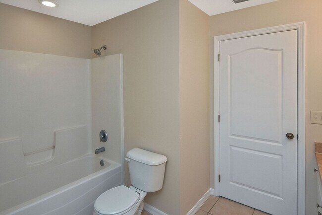 Foto del edificio - MOVE IN SPECIAL 50% Off First Month Rent!!...