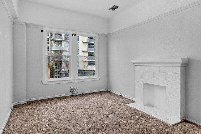 Foto del edificio - Lovely Hillcrest One bedroom apartment