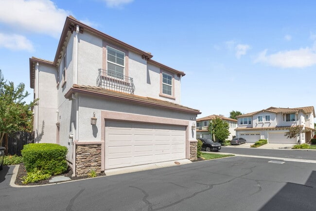 Building Photo - 501 Dolcetto Ct
