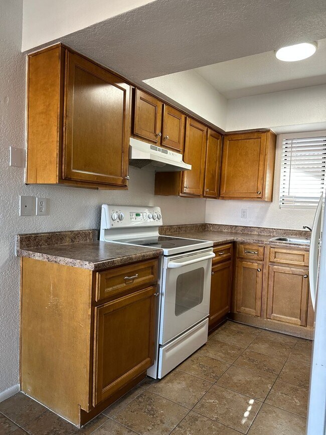 Foto del edificio - Lindsey and McKellips: 2bed, 1 bath unit, second floor