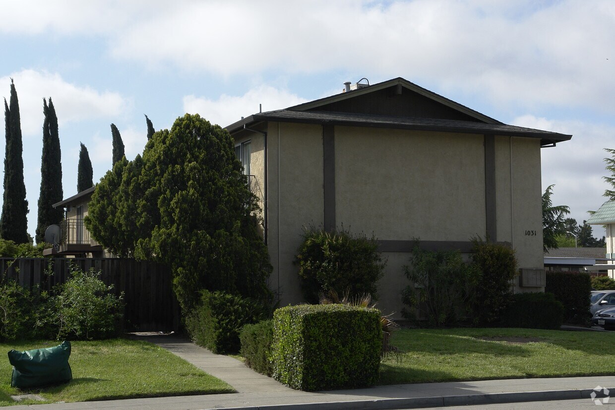 Foto del edificio - 1031 Bluebell Dr