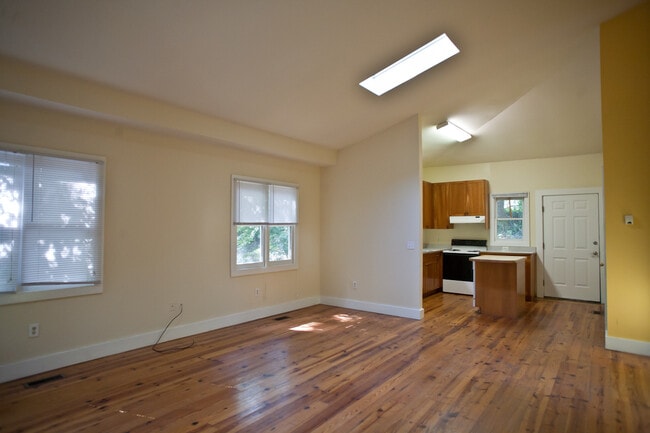 Foto del edificio - Spacious house close to UNC and Carrboro