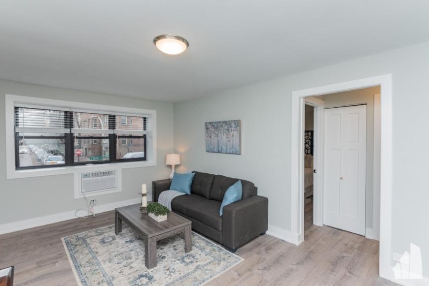 Foto principal - 0 bedroom in Chicago IL 60613