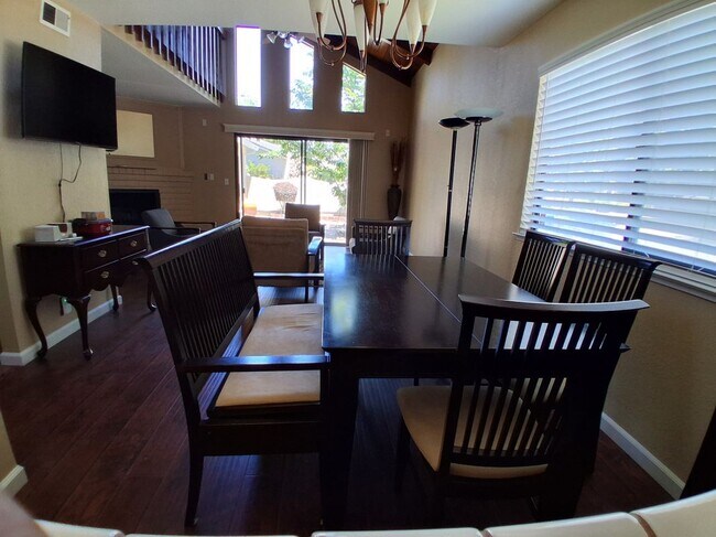 Building Photo - 1127 Rosa Del Rio Way