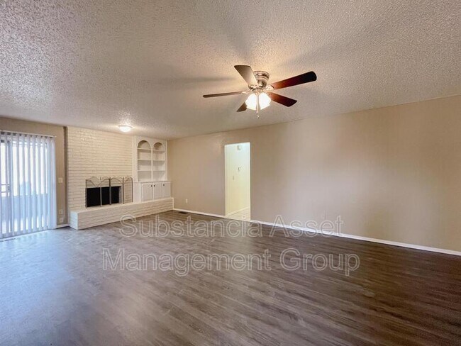 Foto del edificio - 11216 N Stratford Dr