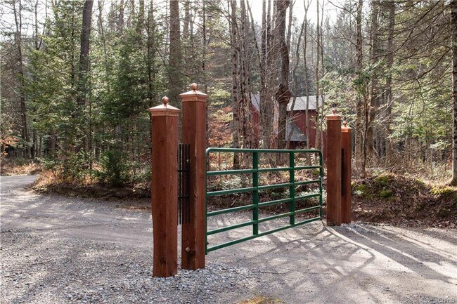 Building Photo - 10958 Campground Rd
